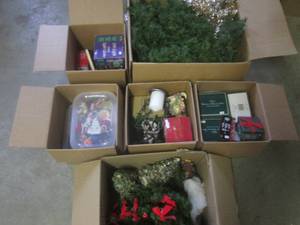 lot 91 image: (BR2) 6 Boxes of Assorted Christmas...