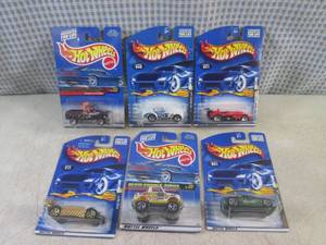lot 139 image: (EC1) Assorted Hot Wheels in Packag...