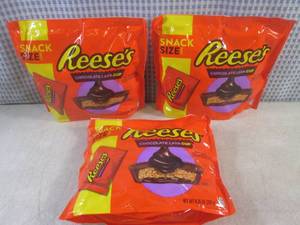 lot 209 image: (B-3) 3 Bags of Snack Size Reeses C...