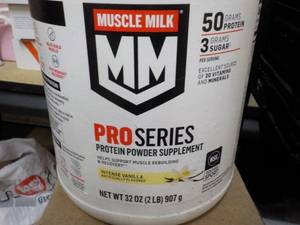 lot 28 image: 32 oz Muscle Milk Pro Series Protei...