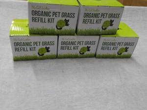 lot 70 image: 5 Organic Pet grass Refill Kits...
