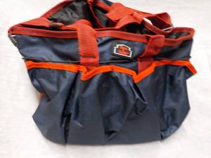 lot 74 image: Bain and Stable Shoulder Bag...