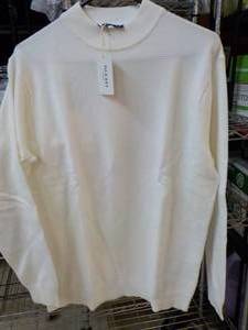 lot 107 image: ISLE Bay size XL Womens Cream Swea...