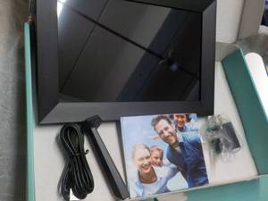 lot 128 image: Digital Picture Frame WIFI 10.1 Sm...