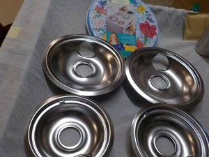 lot 173 image: Stove Burner Covers...