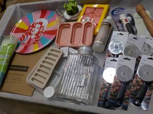 lot 175 image: Kitchen Lot- see all pictures...