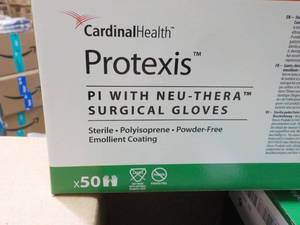 lot 205 image: Case of 200 Protexis Pl with Neu-th...