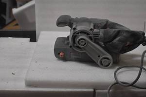 lot 61 image: WEN HB321V 7.5-Amp 3-by-21-Inch Variable Speed Handheld Portable Belt Sander