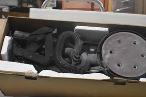 lot 68 image: WEN DW5084 5-Amp 2-in-1 Variable Speed Dual-Head Drywall Sander with 15-Foot Dust Hose
