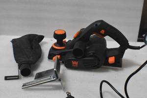 lot 75 image: WEN 6530 3-14 in. 6 Amp Corded Hand Planer