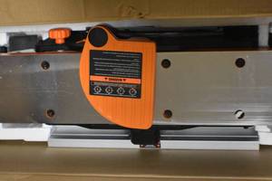 lot 90 image: WEN JT630H 10-Amp 6-Inch Spiral Benchtop Jointer