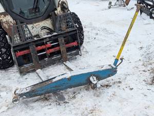 lot 12 image: large tonnage Jack blue and yellow