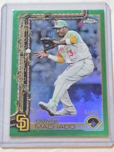lot 40 image: Manny Machado 2025 Topps Chrome Green Refractor #HC91 and Numbered 4499 - San Diego Padres Baseball Card