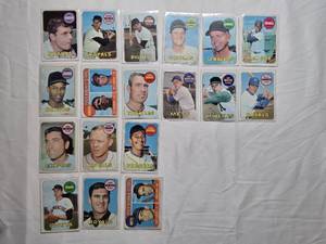 lot 49 image: Lot of 20 Vintage Baseball Cards from 1969
