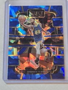 lot 255 image: Stephen Curry 2023-24 Panini Select Blue Cracked Ice Prizm #56 - Golden State Warriors Basketball Card