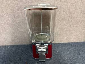 lot 1 image: V-Line Classic Gumball Machine