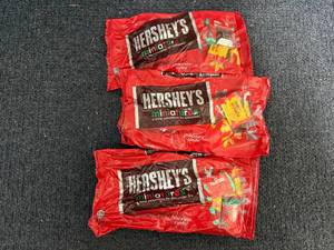 lot 213 image: 3 Bags Of JersheyS Miniatures