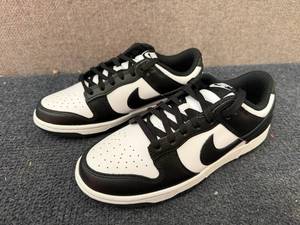 lot 40 image: Nike Dunk Lows - Womens 8.5 Mens 7