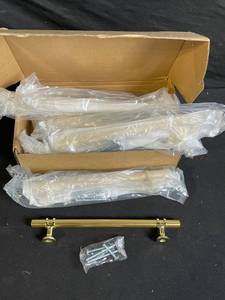 lot 285 image: Brass Towel Bar 8 in with Wall Brackets - Hardware Kit
