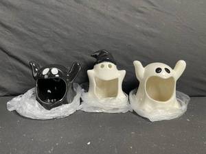 lot 294 image: Ceramic Ghost Figurines - Halloween Decor 3-Pack