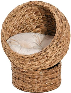 lot 157 image: Wicker Two Tier Cat House Basket