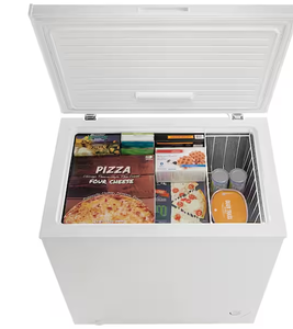 lot 26 image: VISSANI 7 cu. ft. Manual Defrost Chest Freezer in White