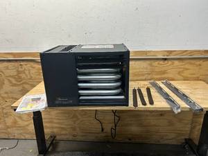 lot 10 image: Mr. Heater Big Maxx 80,000 BTU Garage Heater MSRP $599.99