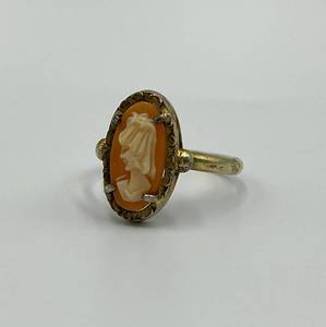 lot 31N image: Vintage Cameo Ring Size 5.25 with Gold Tone Band