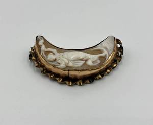 lot 34N image: Antique Crescent Moon Cameo Brooch with Woman Figure