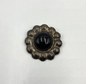 lot 56N image: Vintage 925 Sterling Silver Floral Brooch with Black Onyx Center