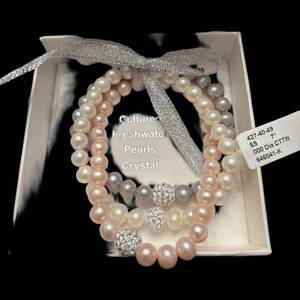 lot 168 image: Cultured Freshwater Pearl Crystal Bracelet - 7 in PinkWhite