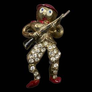 lot 178 image: Vintage Gold-Tone Military Guy with Rifle Rhinestones Brooch Pin