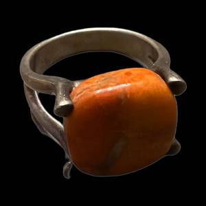 lot 188 image: 925 Sterling Silver Ring with Orange Cabochon Stone