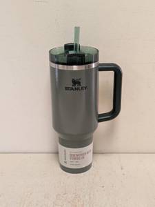 lot 35 image: NEW STANLEY QUENCHER H2.0 TUMBLER (GREEN)