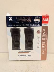 lot 38 image: NEW COPPERFIT ELITE COMPRESSION KNEE SLEEVE SMALL 2PK.