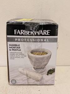 lot 72 image: NEW FARBERWARE PROFESSIONAL MARBLE MORTAR & PESTLE