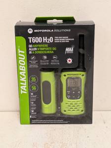 lot 134 image: MOTOROLA SOLUTIONS T600 H2O WALKIE-TALKIES 2PK.