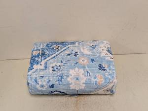 lot 181 image: NEW WYATT AND ASH WASHABLE AREA RUG BLUE FLORAL 8x10