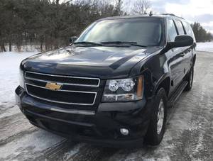 lot 3 image: 2013 Chevy Suburban LT 4X4