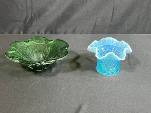 lot 36 image: VTG Fenton Blue Opalescent Buttons Ruffle Top Vase & Murano Green Candy Dish Set
