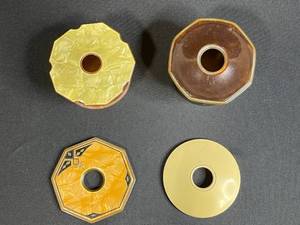 lot 45 image: Set of 4 Vintage Art Deco Plastic Hair Receivers