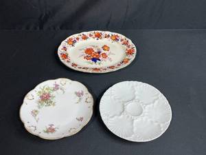 lot 57 image: Set of 3 Antique Porcelain Plates - Royal Cauldon, Limoges, Bareuther