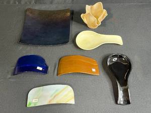 lot 64 image: Assorted Art Glass Dishes and Decorative Pieces Collection
