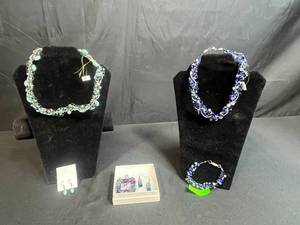 lot 73 image: Handcrafted Beaded Jewelry Set with Necklaces, Earrings, and Bracelet - displays not inc