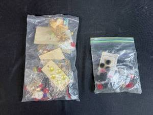 lot 162 image: Lot of Assorted Vintage and Modern Buttons in Bags