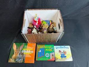 lot 163 image: Childrens Lot 3 Board Books and Collection of Plush Toys