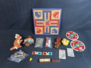 lot 173 image: Vintage Games, Roy Rogers Spinners, Small Plush and Collectibles Lot
