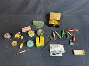 lot 184 image: Vintage Fishing Lures, Reels, Floats, and Accessories Collection