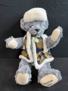 lot 207 image: Hermann Germany 1995 Christmas Collectible Teddy Bear