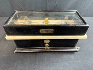 lot 219 image: Henry Troemner Vintage Apothecary Balance Scale, Philadelphia PA